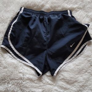 Nike Dri Fit Black Shorts Sz XS W 22 R 11 L 3